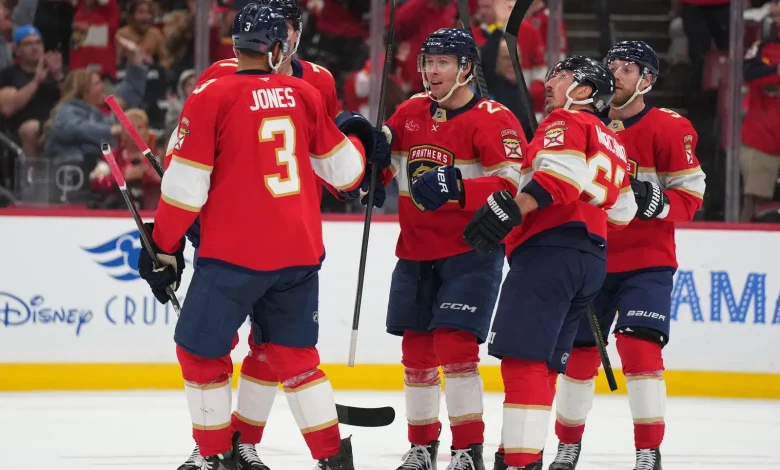 Florida hosts Islanders looking to pull off much-needed weekend sweep of home games