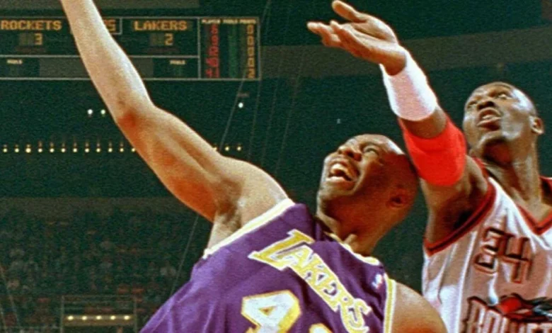 Former Laker Elden Campbell, known for his effortless style, dies at 57