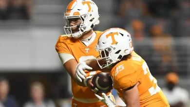 Former Tennessee quarterback expected to enter transfer portal