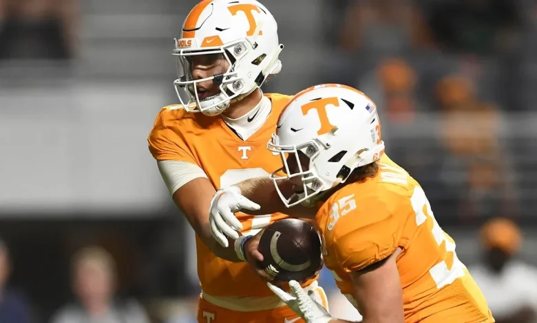 Former Tennessee quarterback expected to enter transfer portal