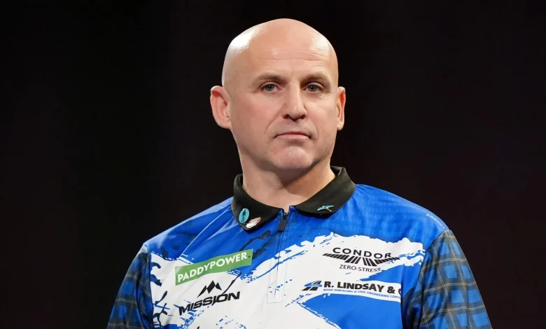 Former army commando Alan Soutar endures 72-minute marathon to make it into World Darts second round