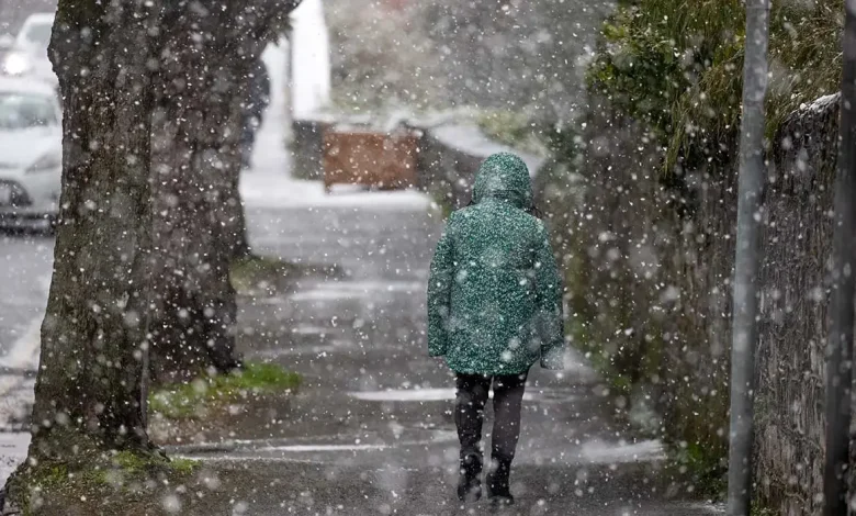 Four Irish counties warned as snowstorm to hit in coming days