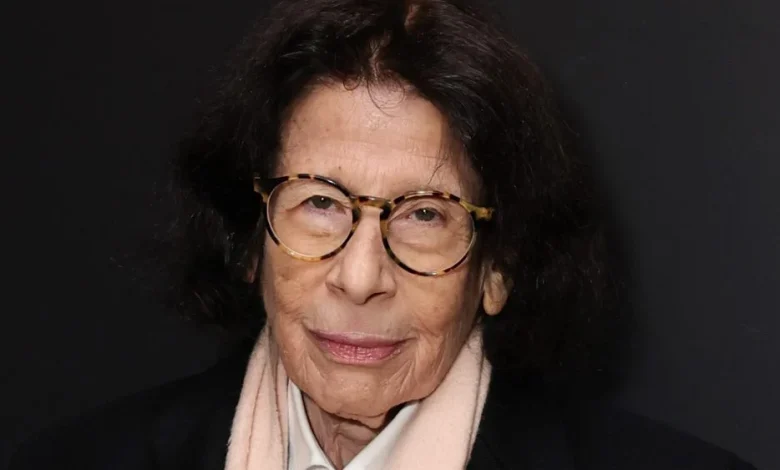 Fran Lebowitz Discusses Her No-Tech Lifestyle and Perspectives on Modern Society