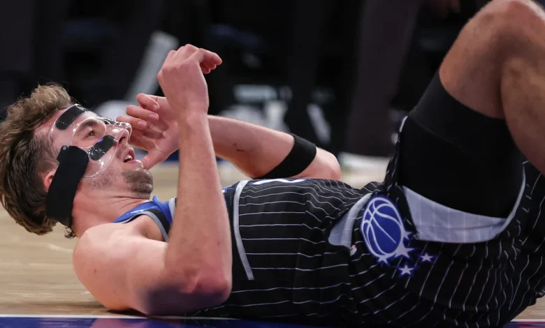Franz Wagner ruled OUT, helped off court after apparent leg injury in Magic - Knicks