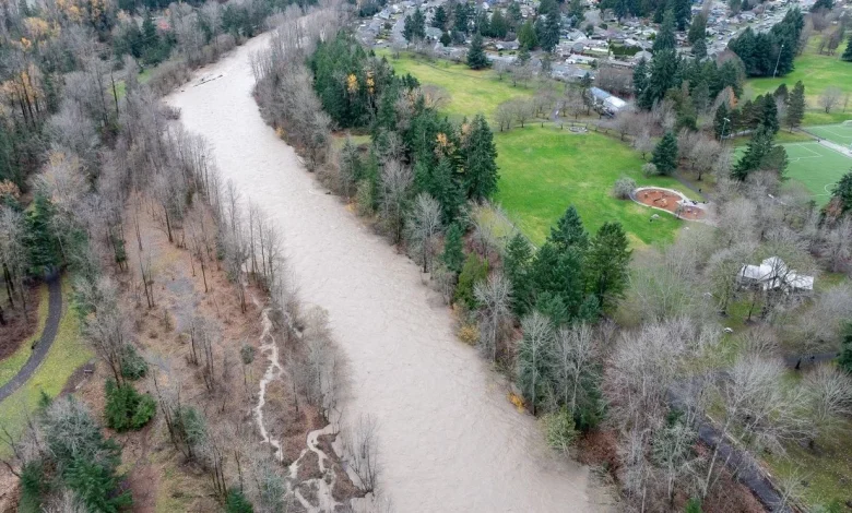 GO NOW: Flash flood warning issued for Tukwila area after Green River levee failure