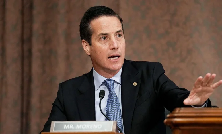 GOP senator moves to end dual citizenship, says Americans must choose