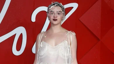 'Game of Thrones' Star Maisie Williams Skinny Dips During Luxe Italian Vacation: Hot Photos