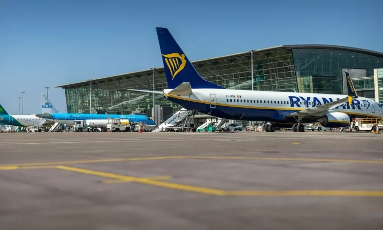 Gardaí pull 'disruptive' passenger off plane forced to divert to Cork Airport