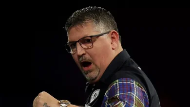Gary Anderson takes issue with Adam Hunt's behaviour during World Darts Championship clash