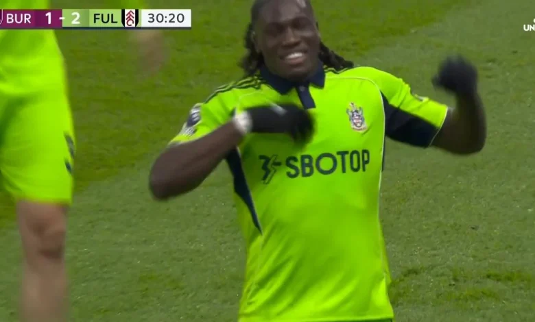 Gol de Calvin Bassey y Fulham recupera la ventaja frente al Burnley