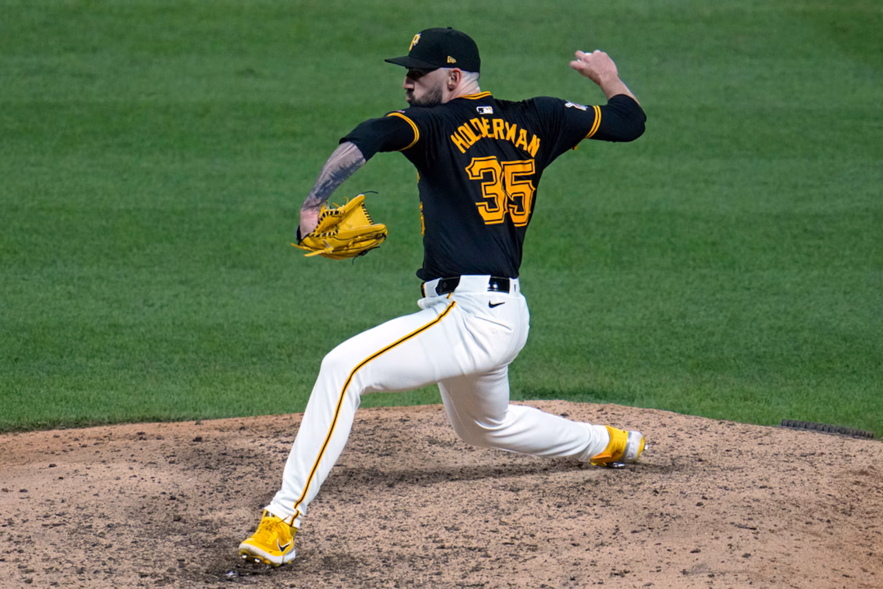 Guardians sign ex-Pirates righty to bolster bullpen
