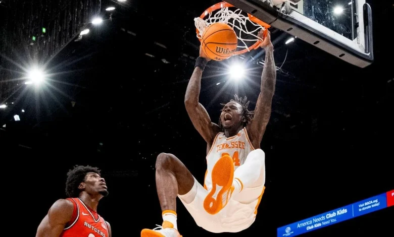 HOOPS CENTRAL: #13 Tennessee vs. Syracuse