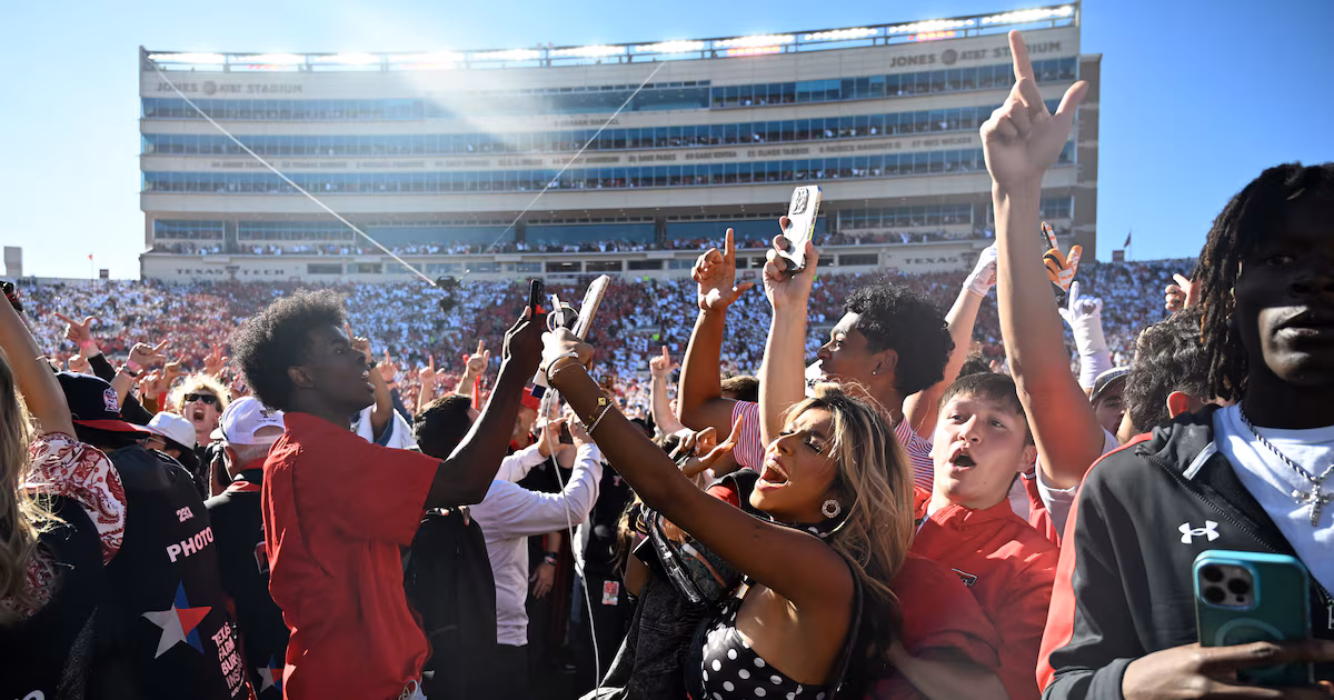Hateful chants in sports need to stop. Texas can help set an example