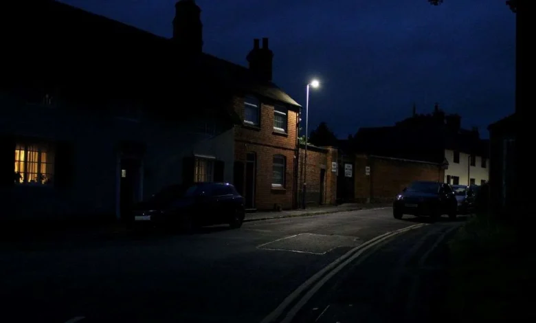 Hertfordshire to review its street lamps policy in light of resident’s petition