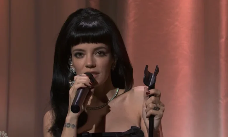 Hollywood actress throws shade at David Harbour as she kisses Lily Allen in SNL cameo