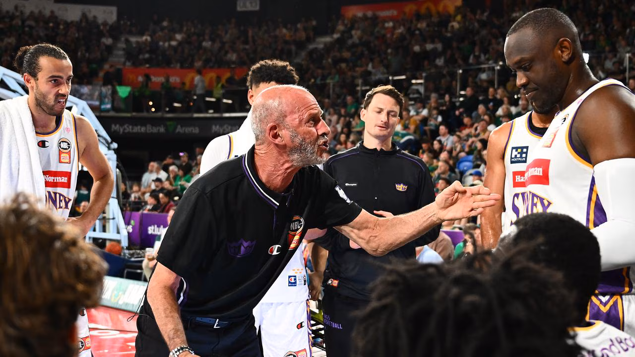 Horror road trip to define wobbly giant’s season; inside top-of-table showdown — NBL Talking Pts