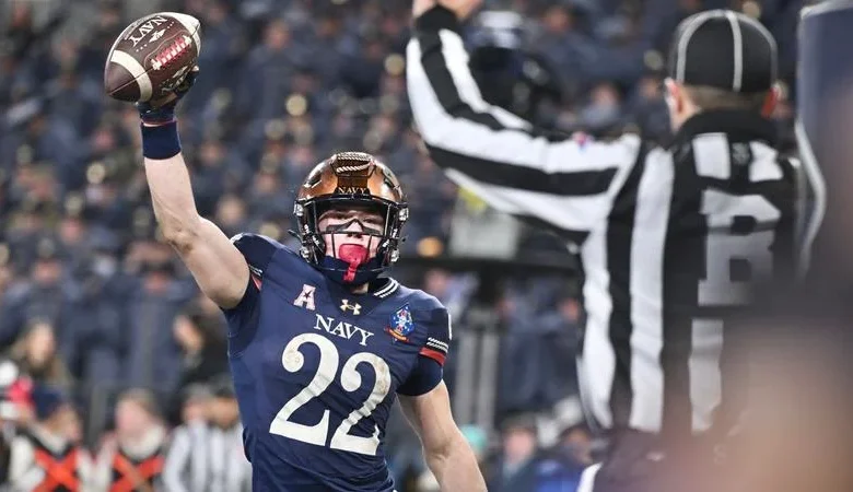 Horvath to Heidenreich on 4th-and-goal leads No. 22 Navy to a 17-16 win over Army