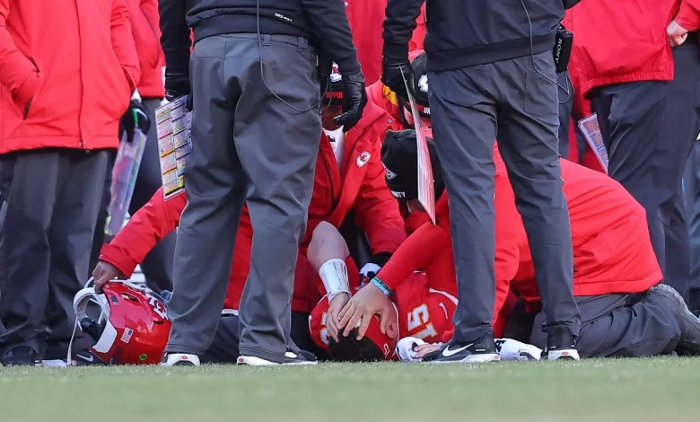 How did the Chiefs fall apart? How did the Bills stun the Pats? Our experts’ Week 15 takeaways