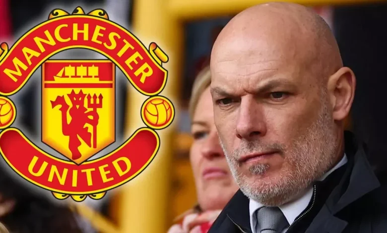 Howard Webb told to intervene after controversial Man United referee decision