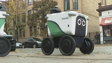 Hundreds of Chicago residents sign petition to pause robot delivery pilot program over safety concerns