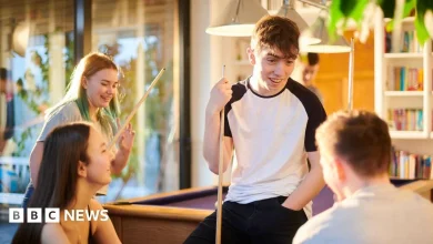 Hundreds of youth centres planned to reach 'isolated' generation