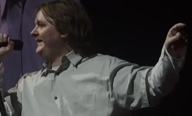 'I came all this way': Lewis Capaldi confronts Aussie crowd after one question from fan