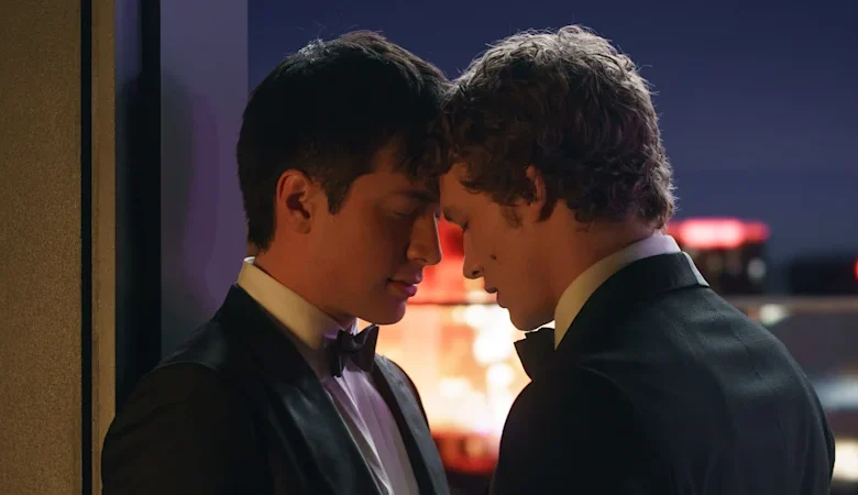 I don’t like ice hockey or romance, but this very steamy gay sports drama is great fun