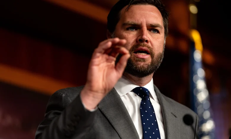 "I guess I owe that guy $1,000" - JD Vance reacts to Marco Rubio staring at his feet in new profile picture