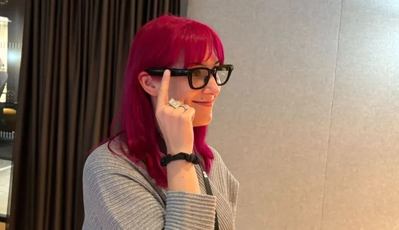 I tried Google’s prototype smart glasses and it almost made me forget about my phone