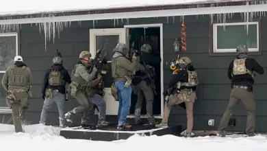 ICE operation shows the difficulty of immigration arrests amid pushback in frigid Minnesota