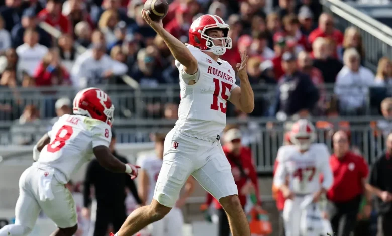 Indiana quarterback Fernando Mendoza wins Big Ten's top offensive awards