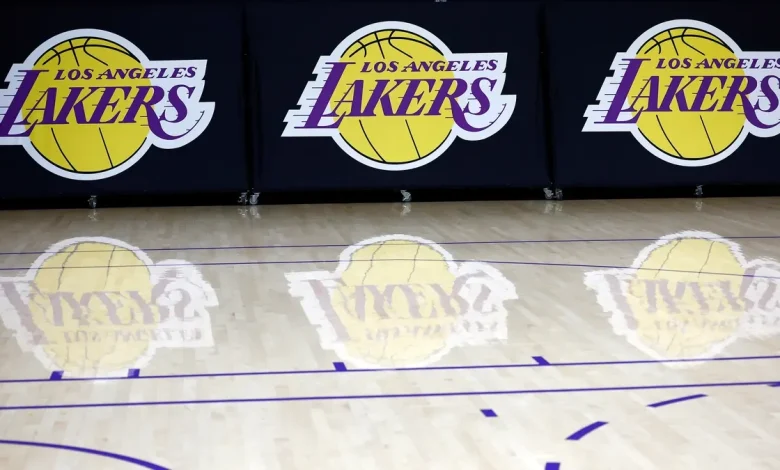 Injury updates on LeBron James, Marcus Smart for Sunday's game