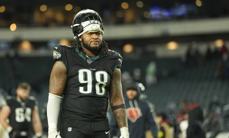 Jalen Carter week-to-week after undergoing procedure on both shoulders