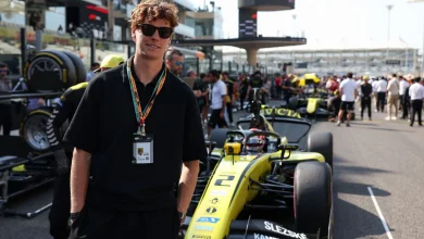 Jannik Sinner scende in pista ad Abu Dhabi: hot lap con Kimi Antonelli