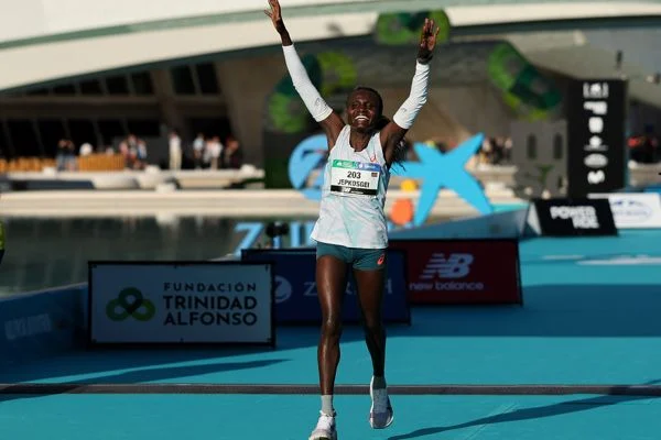 Jepkosgei runs world-leading course record to win Valencia Marathon