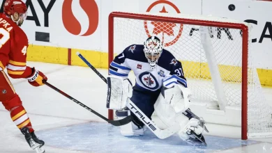 Jets' Connor Hellebuyck nears return following knee surgery
