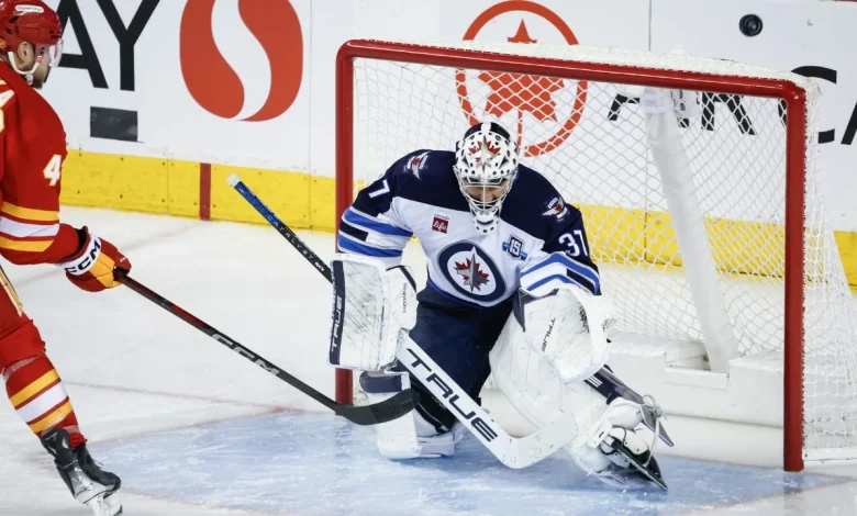 Jets' Connor Hellebuyck nears return following knee surgery