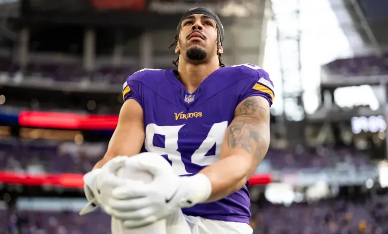 Josh Oliver start or sit: Week 15 fantasy football advice