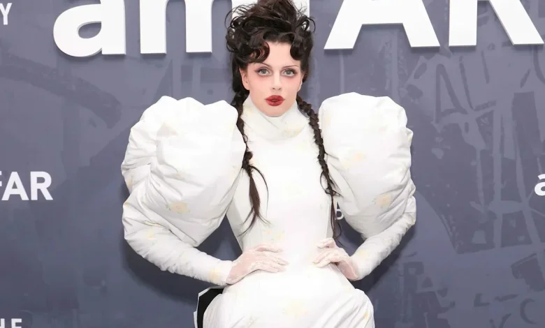 Julia Fox Debuts New Cropped Hairdo in NYC