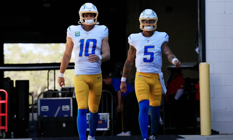 Justin Herbert injury status: Chargers QB leaves game, Trey Lance coming in