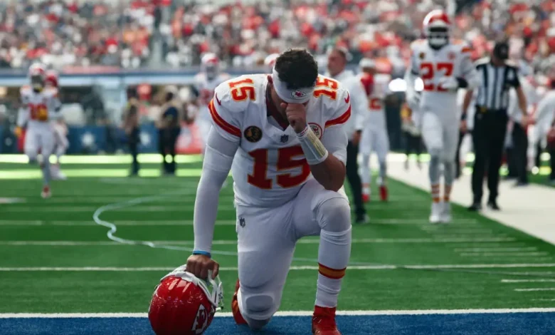 Kansas City Chiefs Start-Sit: Week 14 Fantasy Advice for Patrick Mahomes, Brashard Smith, Isiah Pacheco, Travis Kelce, and Others