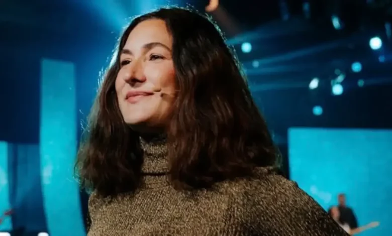 Karine Gonthier-Hyndman remporte un prix au Gala Québec Cinéma quelques heures après donné naissance à son premier enfant