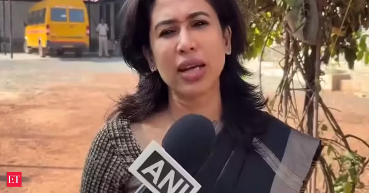 'Keep the button pressed until sound goes off': Shama Mohamed flags 'no VVPATs' during Kerala local body p