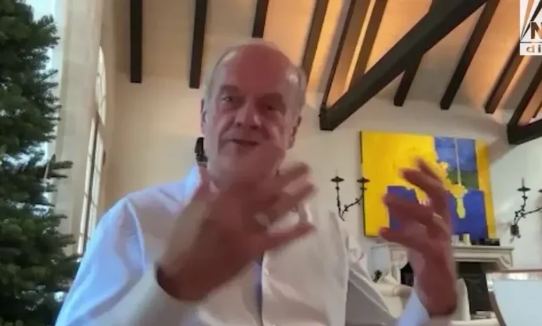 Kelsey Grammer says 'nincompoops are running things’ in Los Angeles
