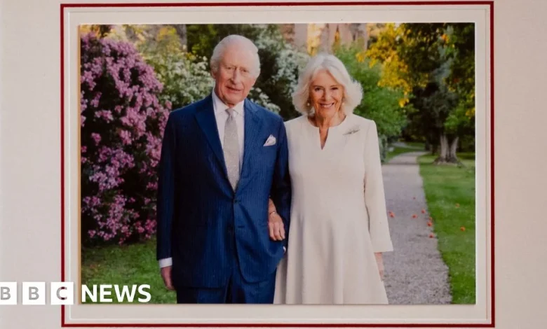 King and Queen reveal this year's Christmas card