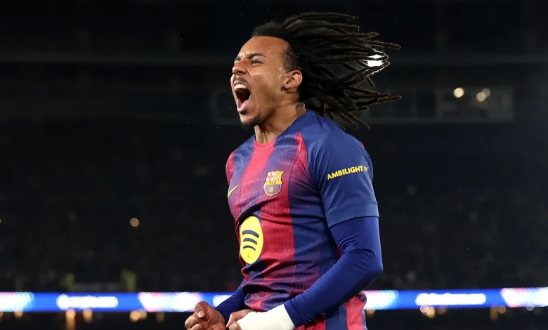 Koundé rescata al Barça con un doblete en el regreso de la Champions al Camp Nou