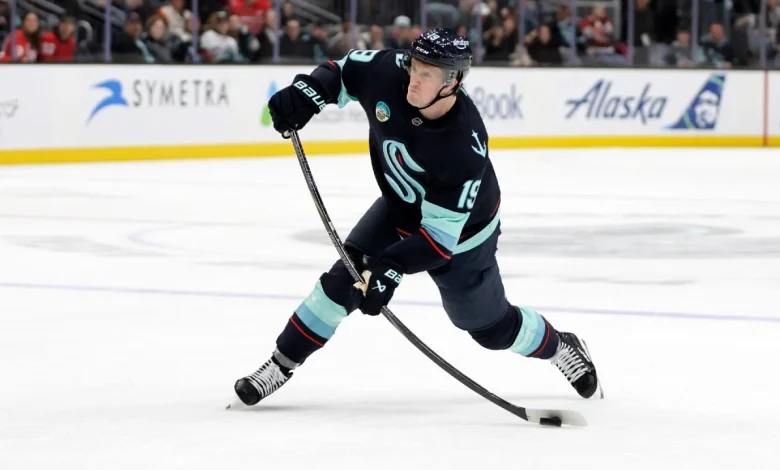 Kraken's McCann injured after collision with Kings' Forsberg