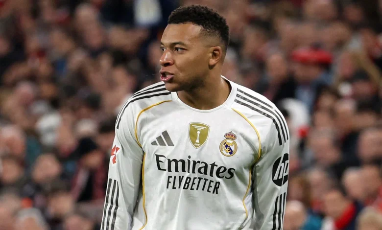 Kylian Mbappé vuelve a la convocatoria entre un 'mundo' de ausencias