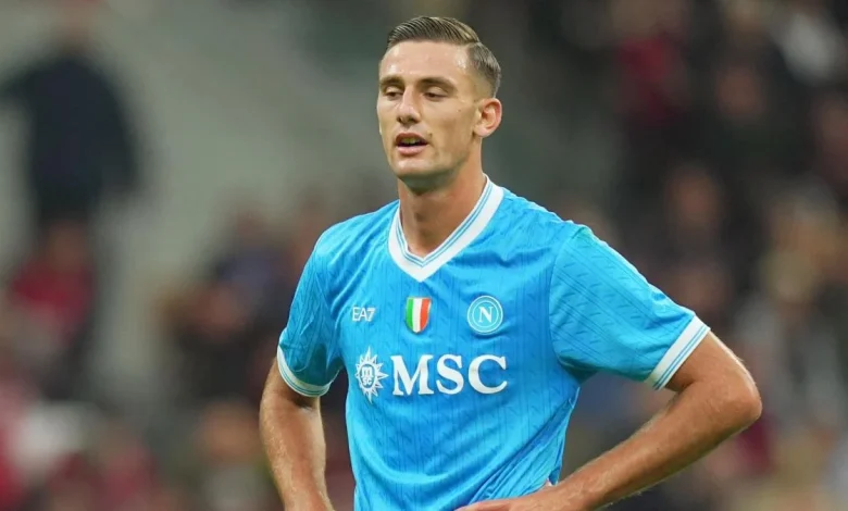 LIVE Alle 18 Napoli-Cagliari: Conte dà spazio a Lucca e Ambrosino