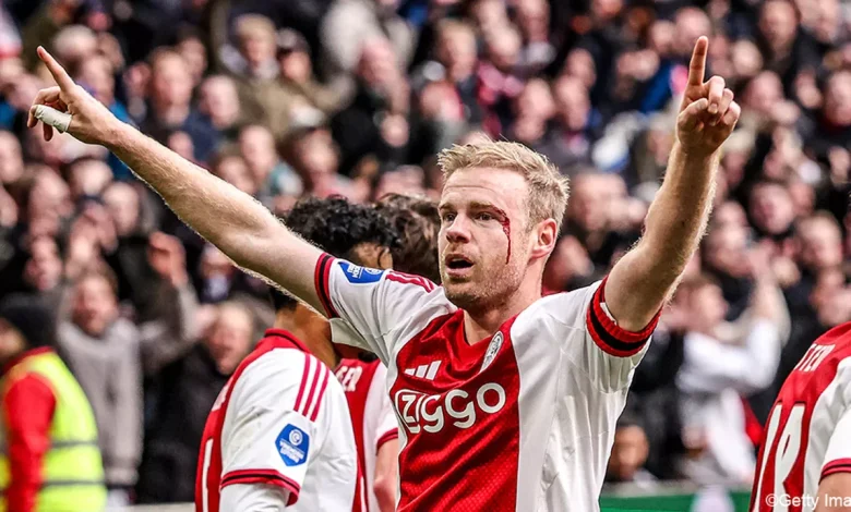 LIVE: Een raket van Klaassen! Ajax heeft al vroeg voorsprong te pakken in De Klassieker tegen Feyenoord